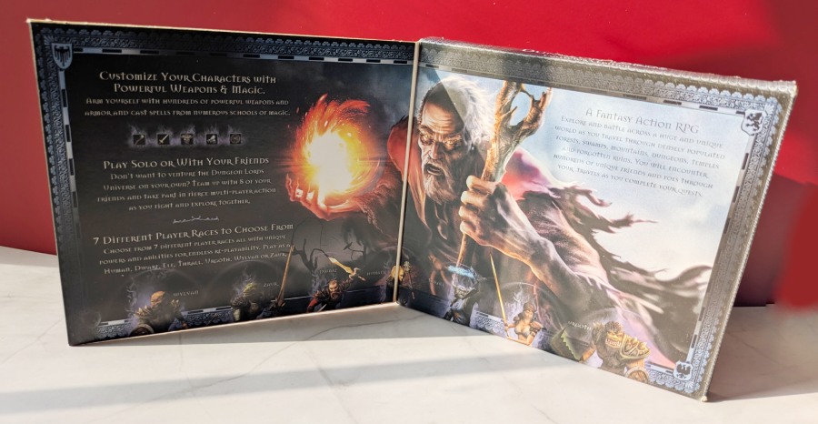 Jewel Case open showing bigger artwork and game description Jewel Case open showing bigger artwork and game description